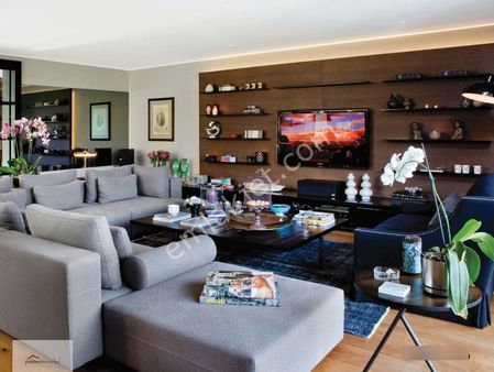 Site İçerisinde Lüks Villa