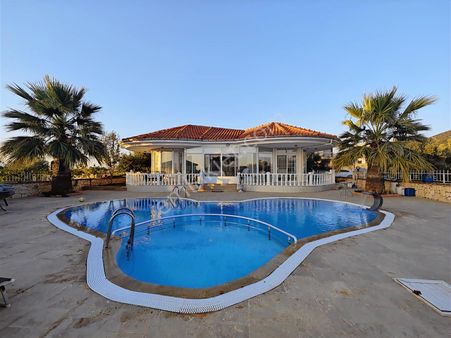 Didim Yeşiltepe'de Satılık 3+1 Tam Müstakil Villa