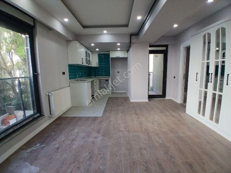 Zerdalilik'te Ara Katta Asansörlü 1+1 Kapal