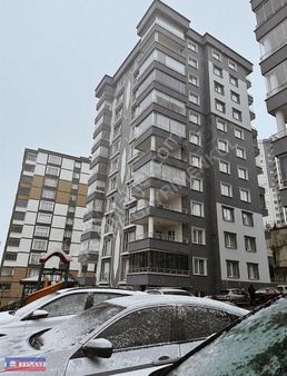 Efsane Emlaktan Şerefiye Mah. Site İçinde Satılık 3+1 Daire