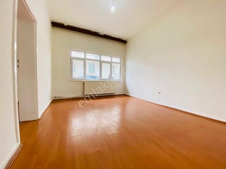 Ertuğrulgazi'de Cemal Gürsel Cad. Yakını Giriş Katta Satılık 2+1 Daire !!!