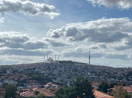 Naturel Emlaktan Çengelköyde 2+1 Geniş Daire