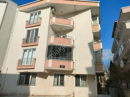 Remax Land'den Çobançeşmede Geniş Ve Ferah Kiralık 3+1 Daire
