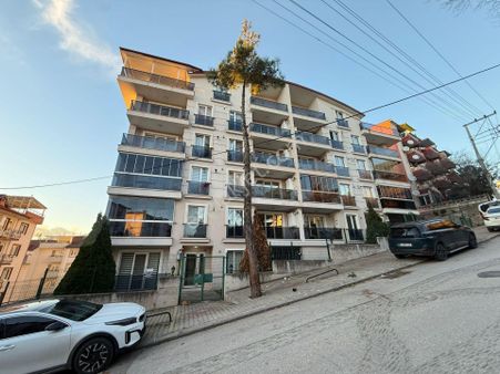 Remax Palas'tan İzmit Turgut Mah. 2+1 Kiralık Daire