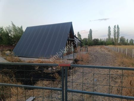 Çorum Merkez'e 28km Otoyola 2km 1.500m2 Bahçeli Sıfır Bungalow