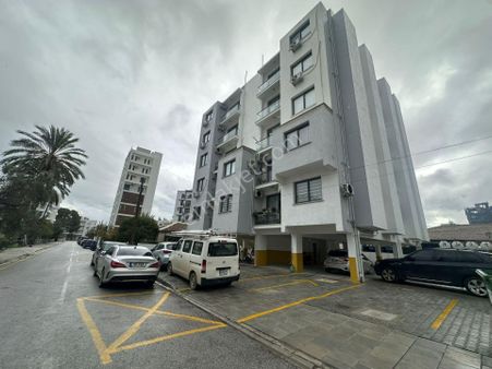 Lefkoşa Yenişehir'de Belediye'ye Çok Yakın Mesafede Satılık 2+1 Daire !!