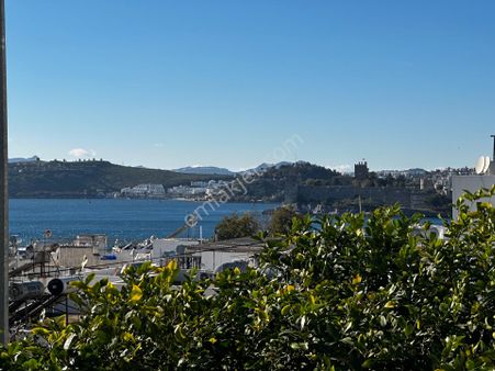 Kumbahçede Deniz Ve Kale Manzaralı Dubleks Villa