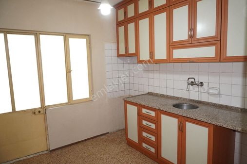 Ataşehirde Kiralık Yüksek Zemin 2+1 Çiğli Serkan Emlak Dan