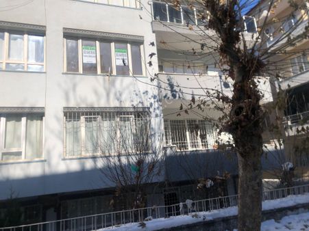 Kavaklıkta Kiralık Daire Kombili 3+1 Kat2