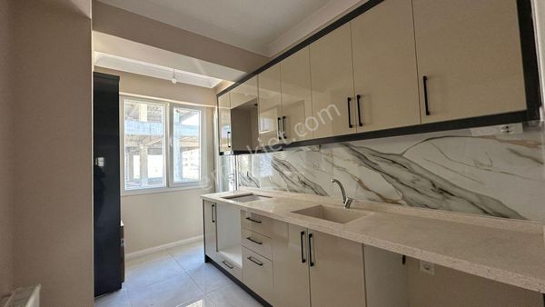 Parstan Kadıköyde Sıfır Asansörlü Aydınlık Ve Ferah Fırsat 2+1