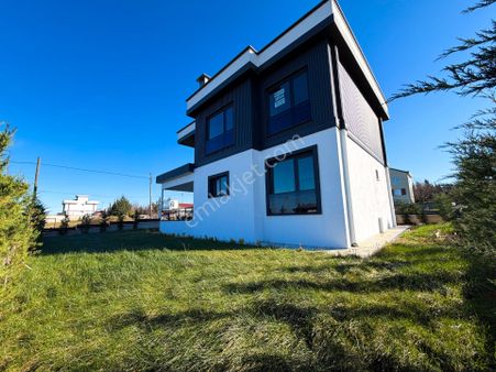 Deniz Manzaralı Müstakil Bahçeli Sıfır Villa