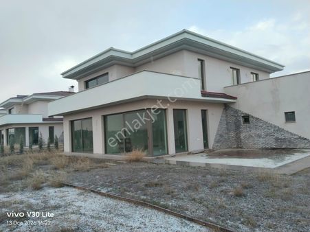 Gölbaşı Hacılar Mora Manzara Evlerinde 450 M2 5+1 Müstakil Bahçeli Natamam Satılık Villa