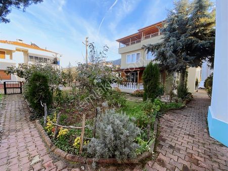 Asmalı Konak Villalarında Denize 100 M Satılık Tripleks Villa