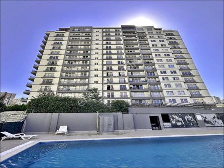 Lıon Yapıdan Metrobüse Yakın Site İçi Havuz+güvenlikli 1+1 Daire