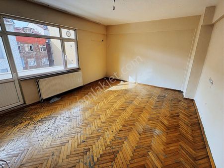 Bulgurlu Çağrı Market İle Eyüboğlu Kolej Arasında 2+1 Kombili Da