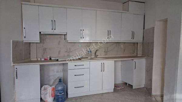 Çığır Emlak Giriş Kat 60 Metre1+1 Diş Cephe Yapılı