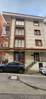 Bulgurlu Metro 1+1 Yeni Bina Ara Kat Kullanışlı Satılık Daire