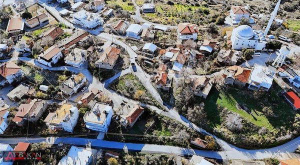 Yukarıışıklar'da Satılık 3 Adet Arsa