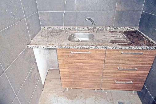 Çiğli Şirintepede Kiralık Dükkan Depo Çiğli Serkan Emlak Dan