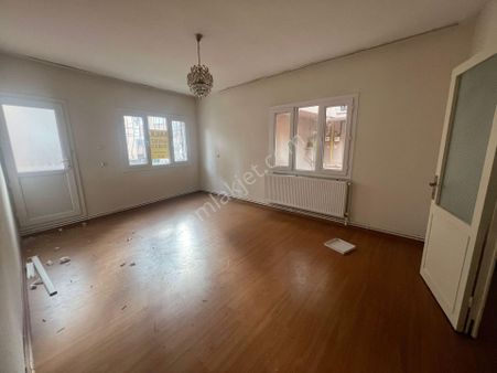 Buca Ufuk Mahallesinde 2+1 95m2 D.gazlı Arakat Kiralık Daire