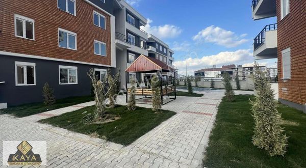 Hasataneye Yakın Havuzlu Site İçi Katta 2+1