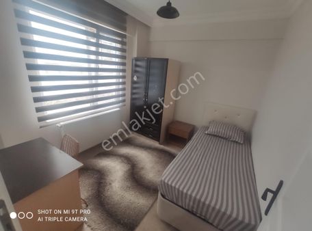 Yeni Kampüs Yolunda Bakımlı Eşyalı Satılık Geniş Apart Daire