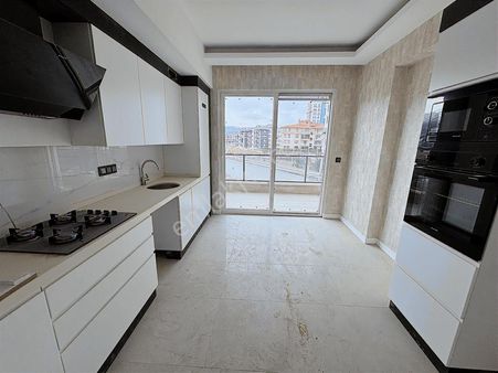 Sağlam Emlaktan Uydukent Selçukluda Satılık Lüks 3+1daire