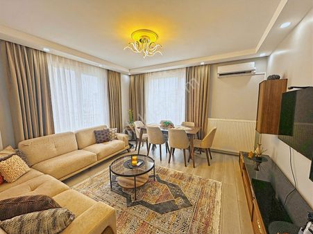 Remax-beylikdüzü Kavaklı Merkez'de İskanlı Yeni Binada 2+1