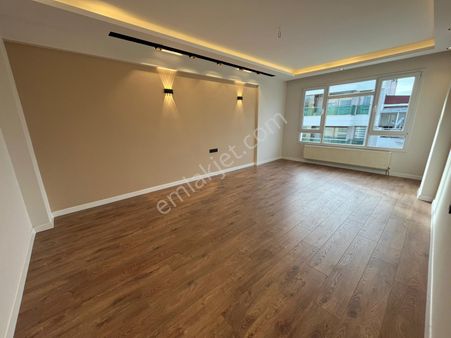 Asil'den Ata Cad. Girişinde 3+1 Lüks Yapılı Çift Cephe Daire