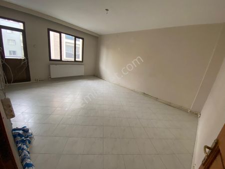 Acill Buca Atatürk Mah.de Kadın Doğum Hastanesi Yakını 3+1 135m2 Dgazlı Arakat Kiralık Daire