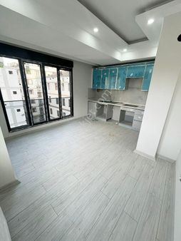 Boş ... Ayşekadın Metro İst.na Yakın Oturuma Hazır Kombili 2+1