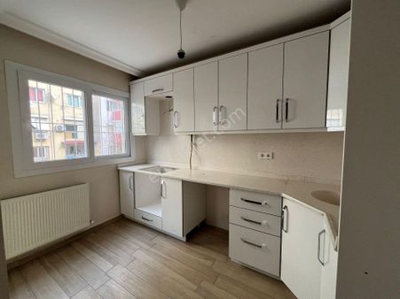 Asil'den Üçkuyularda Cadde Paraleli Bakımlı 2+1 Daire