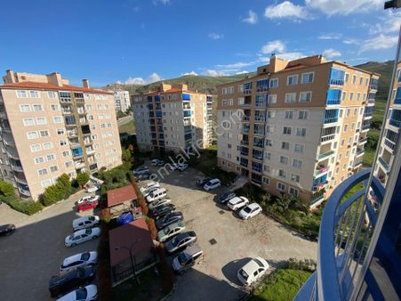 Çiğli Cumhuriyet Mah. Site İçinde Satılık 3+1 Daire 140m2