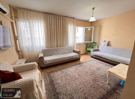 Tarihi Asansör Yanında 2+1 Çift Cephe Arakat Satılık Daire