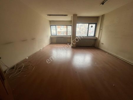 Kızılay Konur Sokakta 1+1 Kiralık Ofis