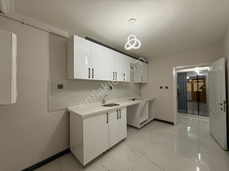 Esertepe Vadi Paraleli Düz Giriş 3+1 Lüks Yapılı