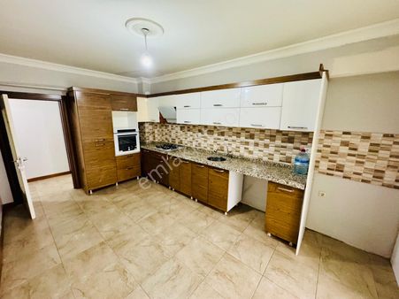 Gaziosmanpaşada 2.kat 4+1 Asansörlü Kiralık Daire Karadeniz Emlk