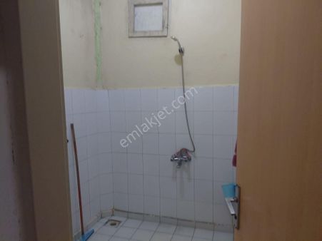 Bosna Hersekte 3+1 Cade Üzeri Satılık Daire