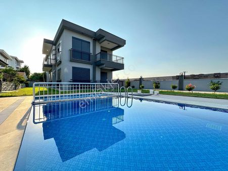 Sorgunda Lüx 3+1 Villa Dairesi Havuzlu Yerden Isıtmalı Akıllı Ev