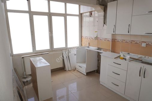 Asarlık Kiralık 2+1 Doğalgazlı+balkon+boya Badanalı Çiğliserkan