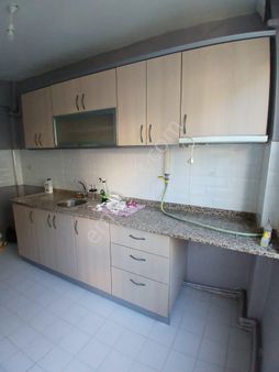 Parstan Cumhuriyette Ayrı Mutfak Doğalgazlı Geniş Ferah 2+1