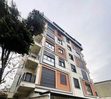 Adnan Kahveci Metroya Yürüme Panjurlu 4+1 Teraslı - İskanlı Dubleks