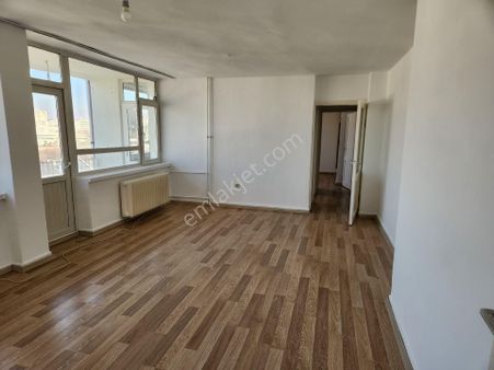 Burak Emlak'dan Kiralık Daire Kolej Umut Sk. 2+1 Arakat Asansörlü Site İçerisinde