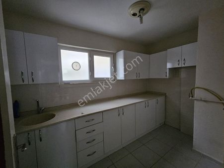 Çarşının Göbeğinde 8 Havuz Cıvarı Kiralık Daire 2+1