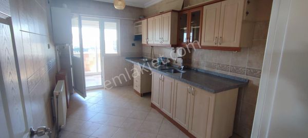 Esentepe Mahallesinde Site İçinde Kiralık Daire P.no:1207 M