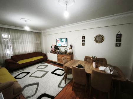 Edremit Cumhuriyet Mahallesinde Satılık Yatırımlık Geniş Daire