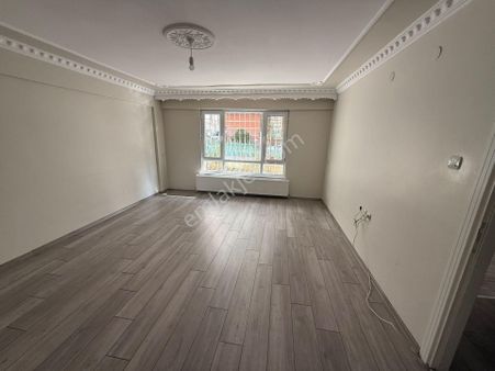 Bilgen Vatan'dan Aktepe Merkez'de Cadde Yakını Yüksek Giriş Ebeveyn Banyolu 3+1 Geniş Daire