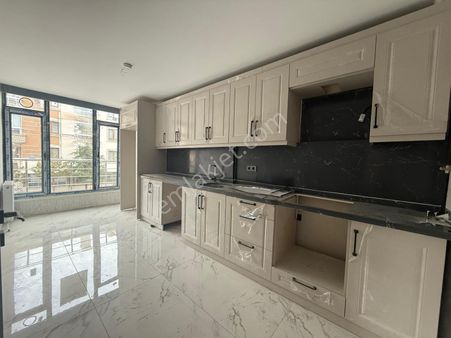 Sanatoryum Eğitim Araştırma Has. Yakını Sıfır Bina 2+1 Ön Cephe 1.kat Fırsat