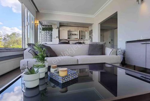 Bebek De Cadde Üzeri Boğaz Manzaralı 2+1 Eşyalı Kiralık Daire