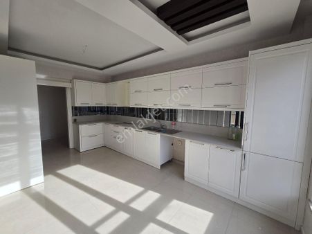 Hanedan Gyo'dan Kiralık 3+1 Daire